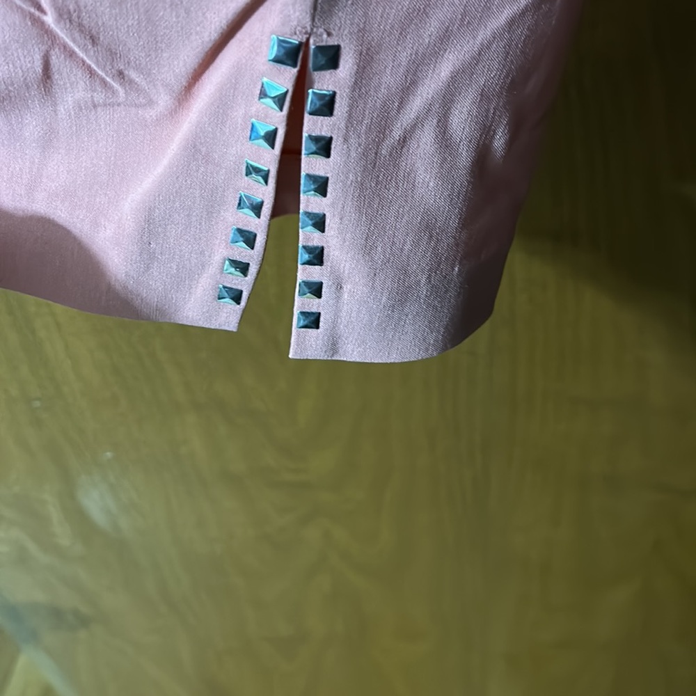 New with tags-size 22W peach capris - Picture 3 of 4